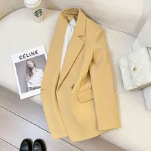 デザイン性の高いイエローのカジュアルブレザー【通勤・秋用】