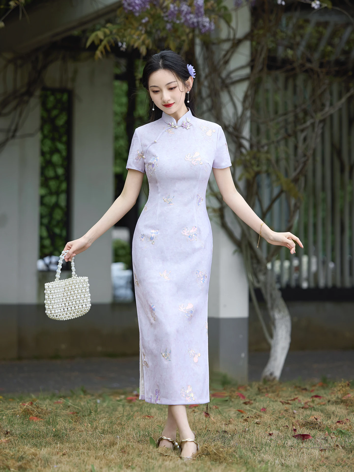 卒園式の母に贈る服は、どう選ぶ？花柄の紫チャイナドレスが注目する理由