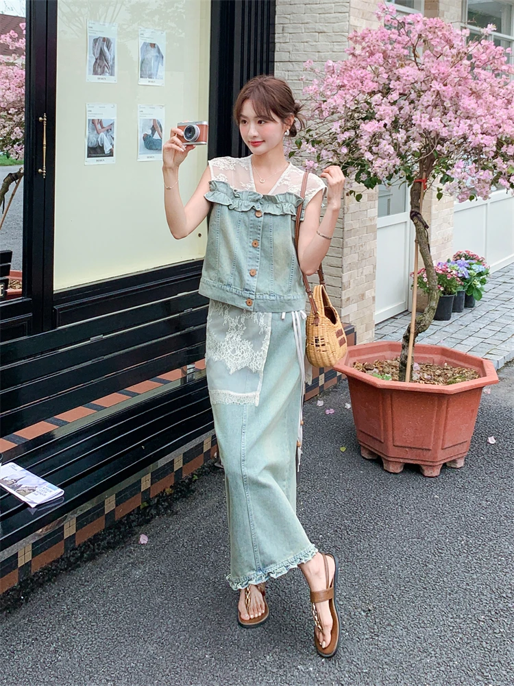 3月下旬に着るべきレディーストップスは？レース切り替えのフリルデニムセットが今季のベストチョイス