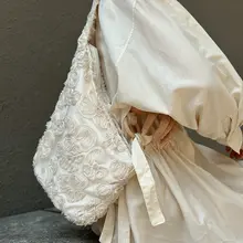 高級感ある不規則な斜め掛けバッグ【刺繍デザイン・女性用】
