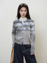 グレーのニットカーディガン【女性用・フィット感・ショート丈・秋用】