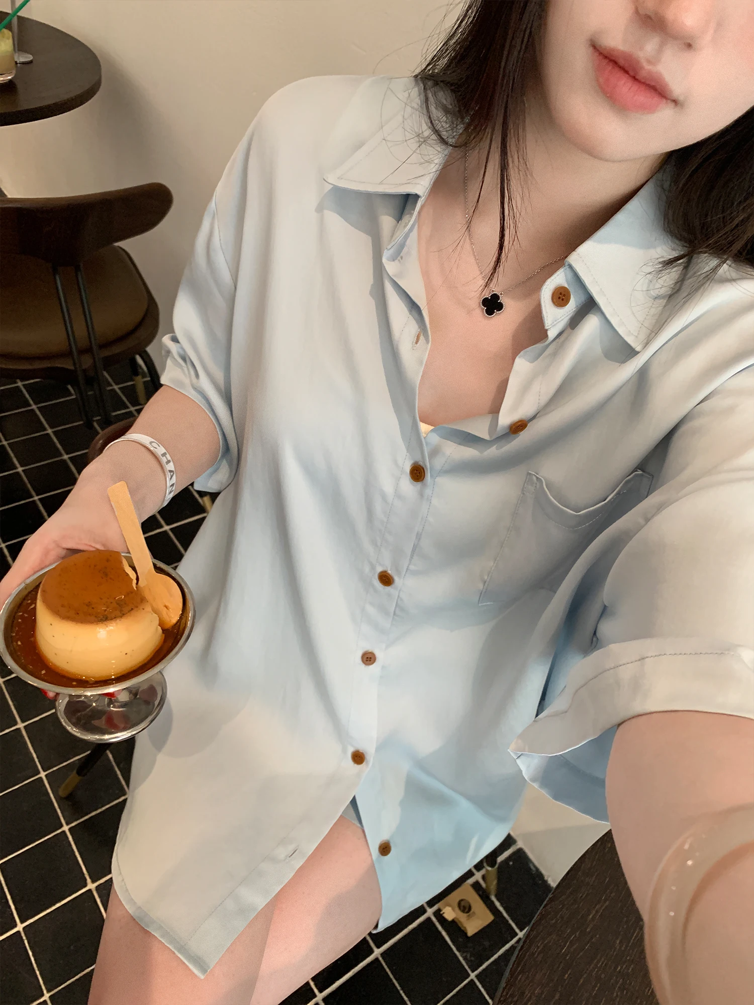 高校生 メンズ コーデ にどんなシャツがおすすめ？柔らかなライセリルの夏用セットアップが今、注目されている