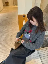 深灰色 アルパカ毛の風合いが魅力のペンギン柄セーター【手編み紐・ラウンドネック・ショート丈】
