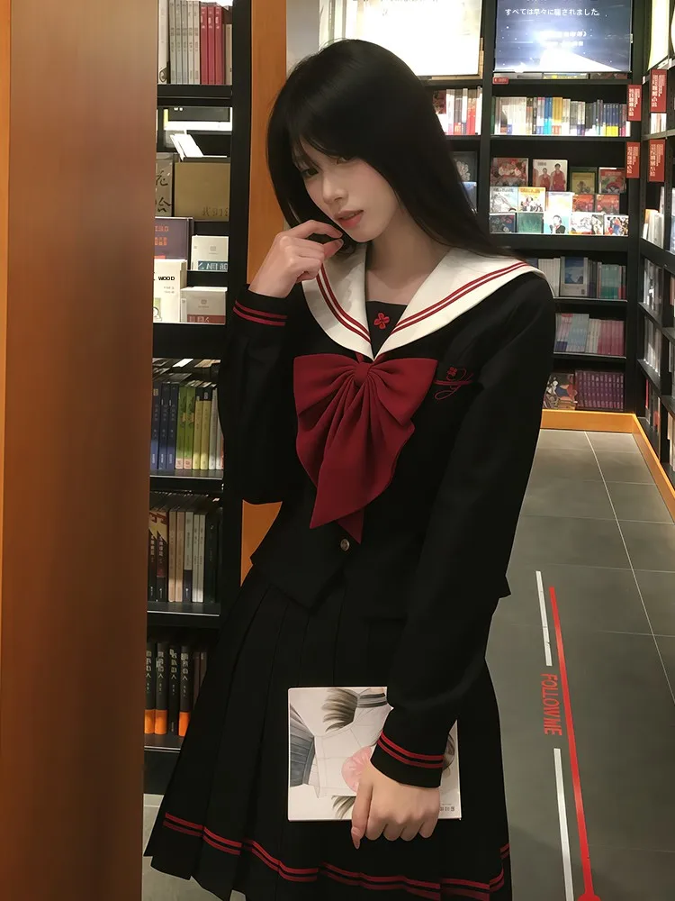 妖言ウサギの夜宴情書JKセーラー服：可愛さと学院風デザインのバランスを実現