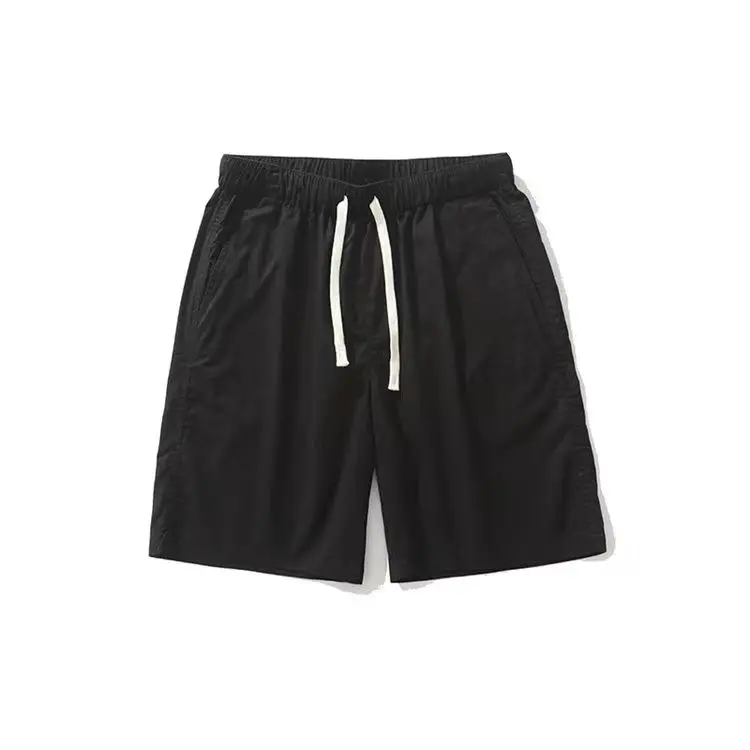 40代ショートパンツの着こな し術：夏の大人コーデに最適なコットンショートパンツ