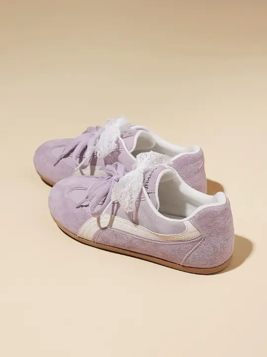 秋にぴったり！紫色のデザインスニーカー【平底・カジュアル・運動用】