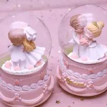 カップル用ケーキ型クリスタルボールミュージックボックス【ロマンチックなオルゴール・プロポーズやバレンタインデーに最適・ギフト】