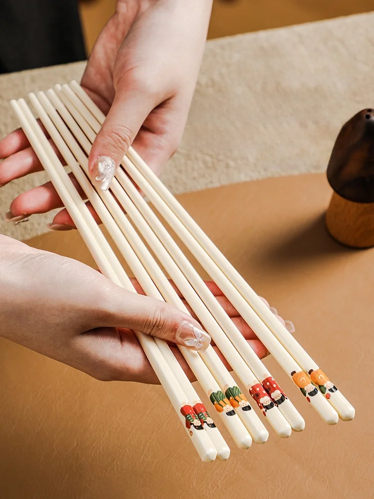 持ちやすい箸は、本当に「手に負えない」ときこそが  鍵？
