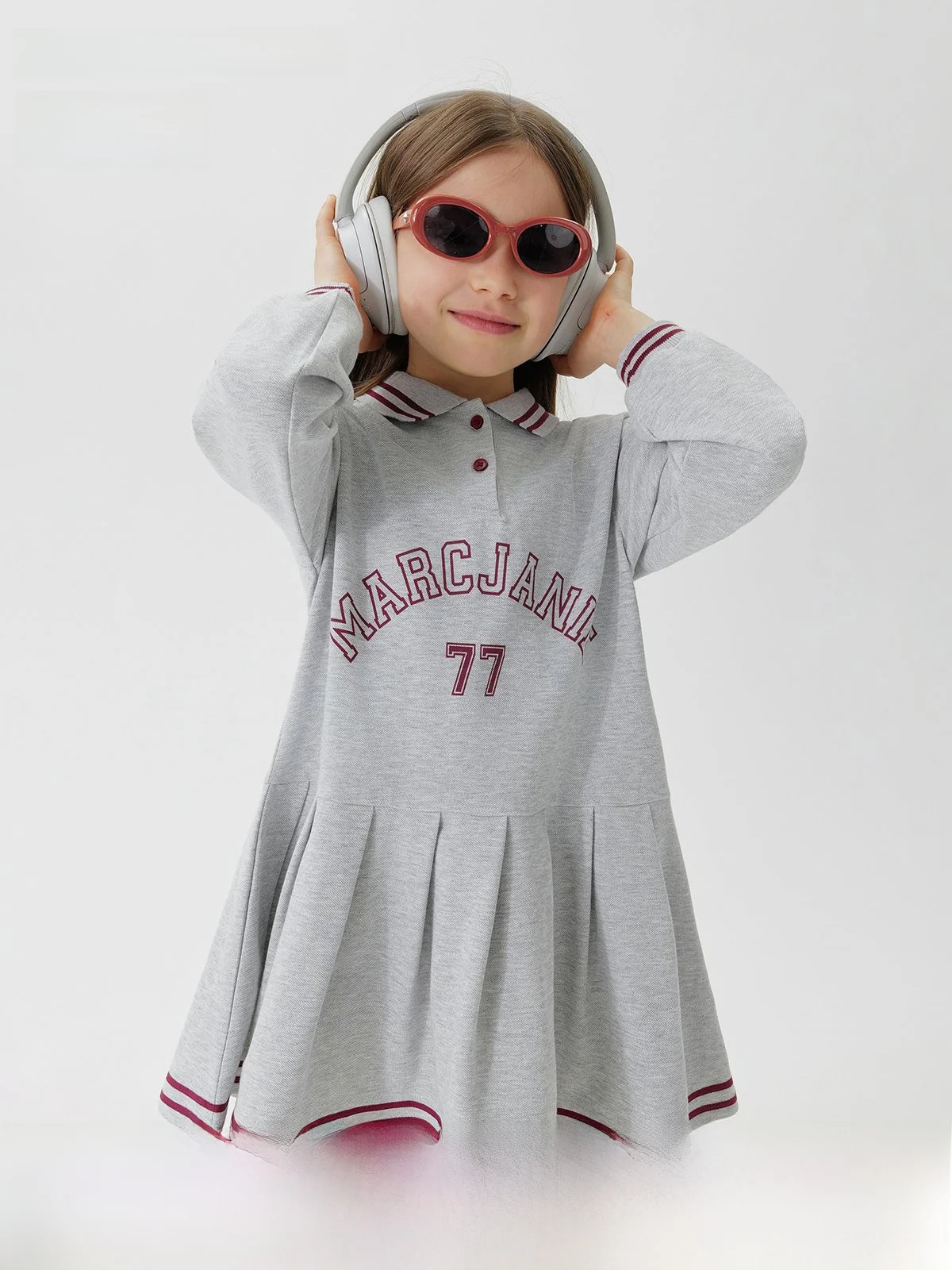 16度cに適した子供の服としてのポロ襟ワンピース【元気な学院スタイル・春用】