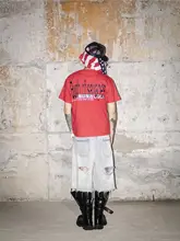 秋用ボックスシルエットのデジタルプリント半袖Tシャツ【フィット・レッド】