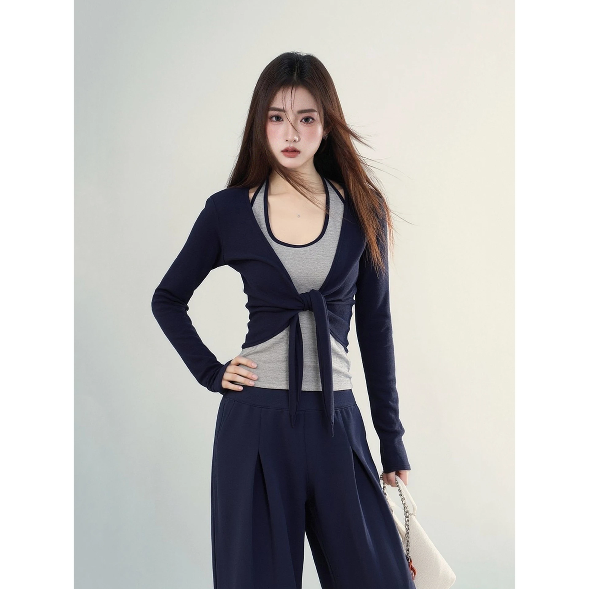 前開きの服はなぜ今、女性の日常に必要なのか？