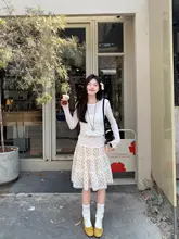 ドット柄のフレアスカート【春用・レースデザイン・フィット・ミディ丈】（セットアップ対応）