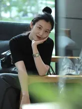 黒のハイネック半袖Tシャツ【フィット感あるデザイン・ニット素材・秋冬用】