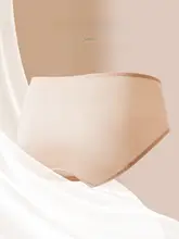 100%純絹のシルク感のあるサテン三角パンツ【中腰・無痕・通気性優れたデザイン】