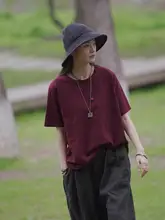 コットン素材のベーシック無地ショートスリーブTシャツ【女性用・薄手・万能デザイン】