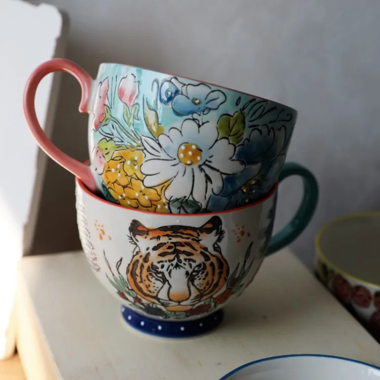 アメリカンカントリー風陶器コーヒーカップ：手描きデザインでミルクにも最適な選択