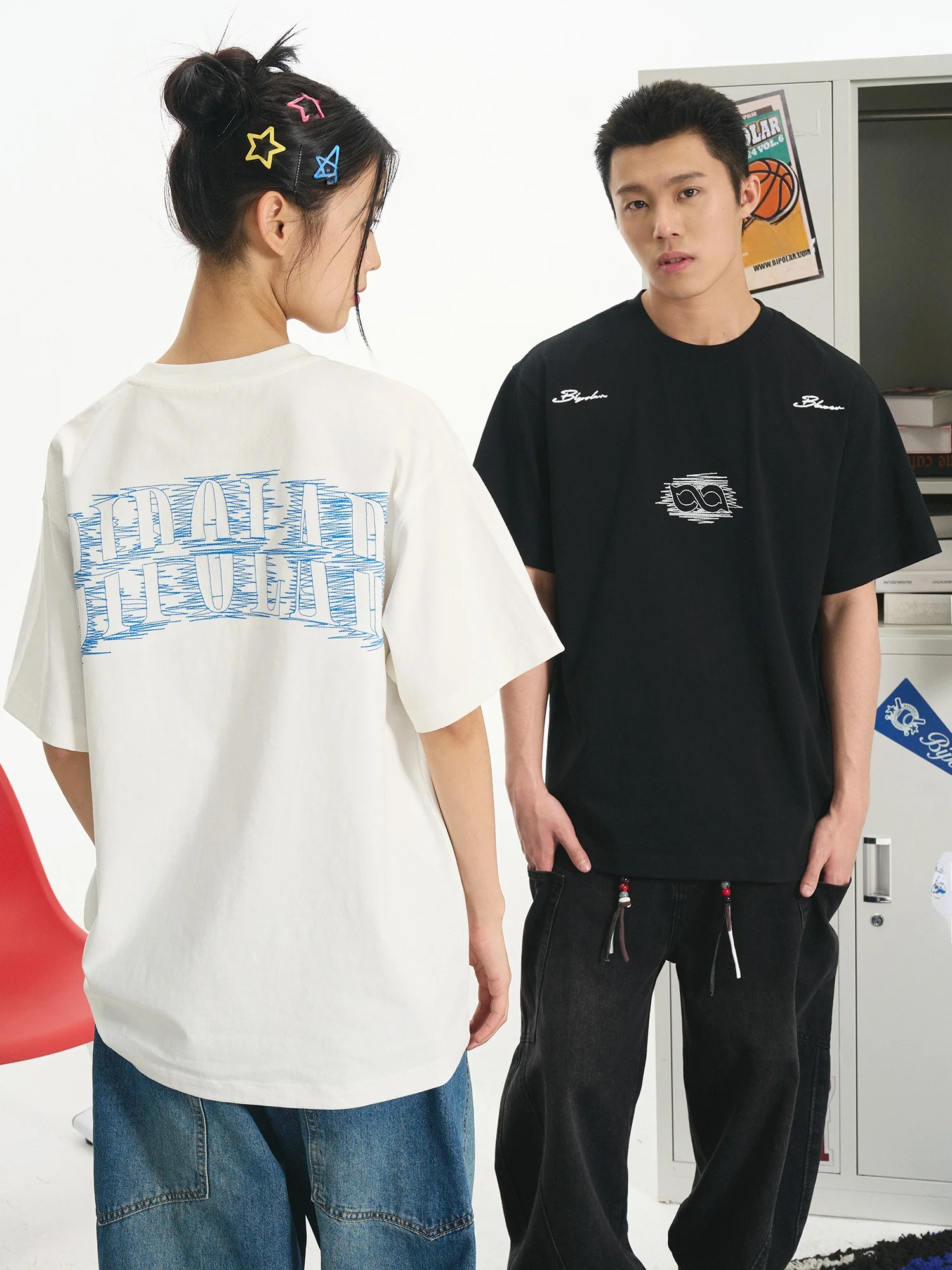 ブランドアパレル ロゴグッズとしてのbipolar刺繍Tシャツ：国潮スタイルのカップル向けデザイン解析