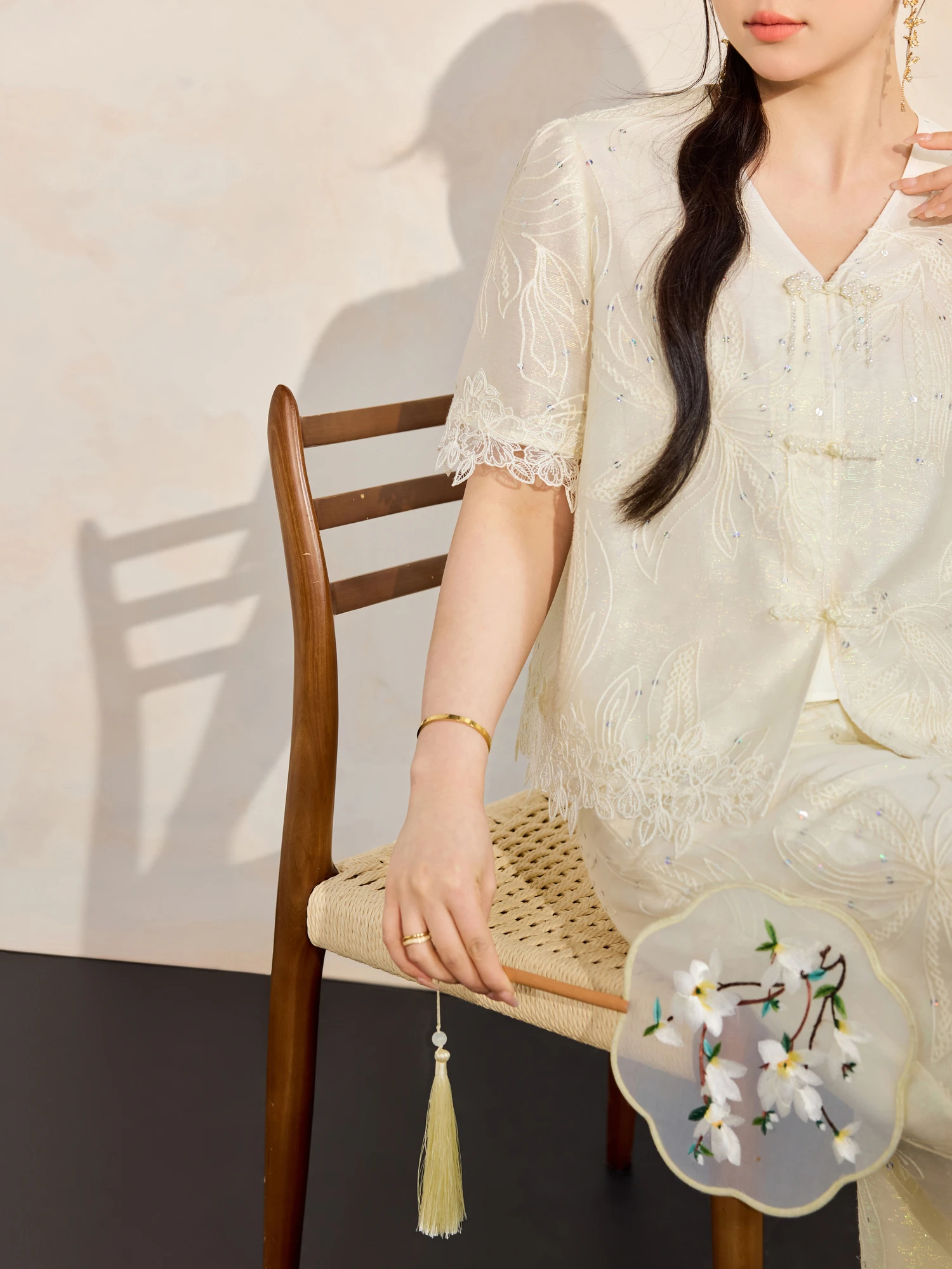 ハーネス付き服は本当にダイエットに効果的なのか？新中式デザ  インのセットアップが答えをくれた