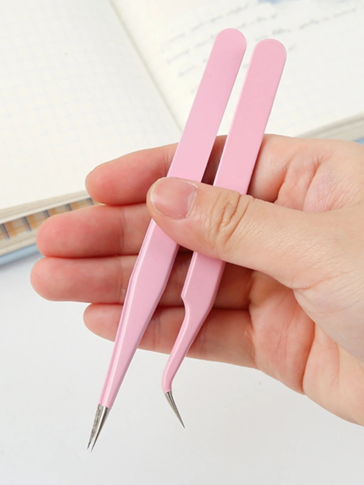 紙に穴を開ける道具は、本当に必要ですか？