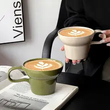 レトログリーンの陶器製ブレックファストカップ【シンプルデザイン・マグカップ・ミルク用】