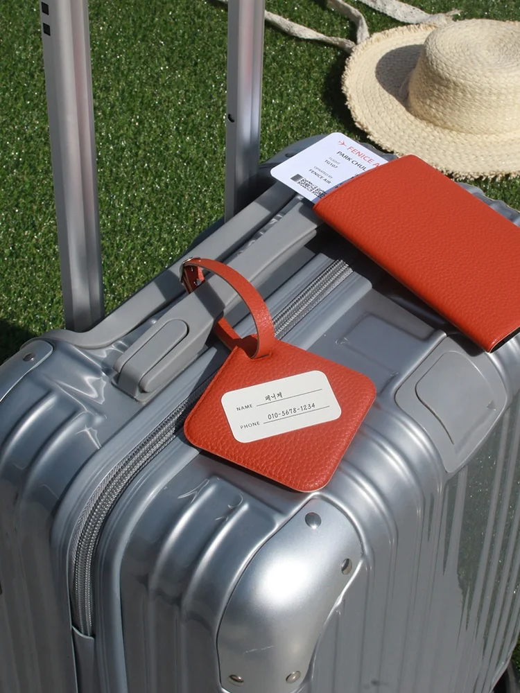 旅行グッズ100均で失敗しない名札選びは？レトロ風革製トラベルタグが今注目されている理由