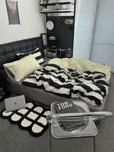 ブラックホワイトストライプデザインのプレミアムコットン四点寝具セット【ベッドカバー・シーツ・掛け布団カバー】（セットアップ対応）