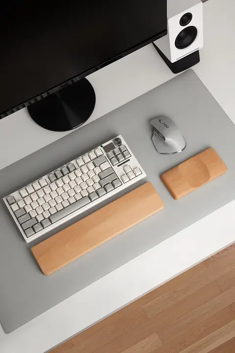 黒胡桃木製 キーボード手トレイ【メカニカルキーボード用・手首サポート・無垢材】
