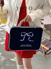 ノートパソコンケース 手提げ 刺繍 蝶結び 可愛い インスタ映え 「JOJO'S L. PD.Dull.」