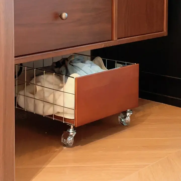 移動可能なバスルーム用ランドリーバスケット【収納力抜群・キャスター付き】