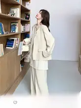 米色のやわらかなカジュアルスーツ【レースタンクトップ・スリムシルエット・ワイドパンツ】（セットアップ対応）
