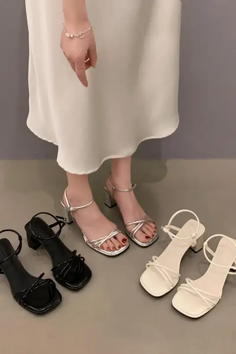 夏用シルバー太ヒールサンダル【女性用・デイリーコーデに最適・高い魅力】