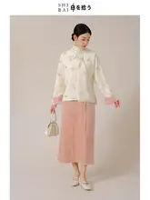 新中式デザインの配色サテンショートコート【秋用・女性・柔らかな印象】