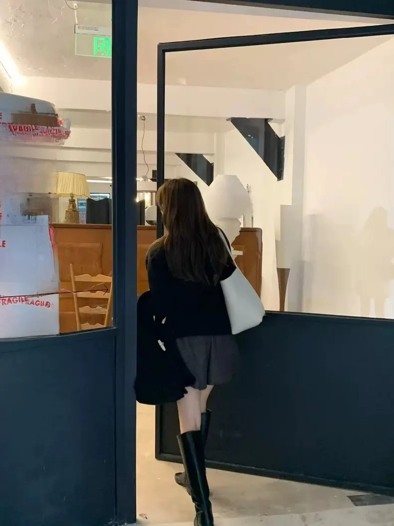 30代後半のママが「カジュアルで高級感」を出すには？千鳥格のハイウエストショートパンツが答えになる
