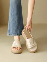 厚底デザインの女性用サンダル【エレガント・快適・夏用】