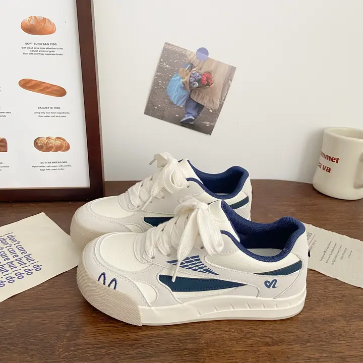 厚底カジュアルシューズ【学生向け・ユニークデザイン・スポーティー】