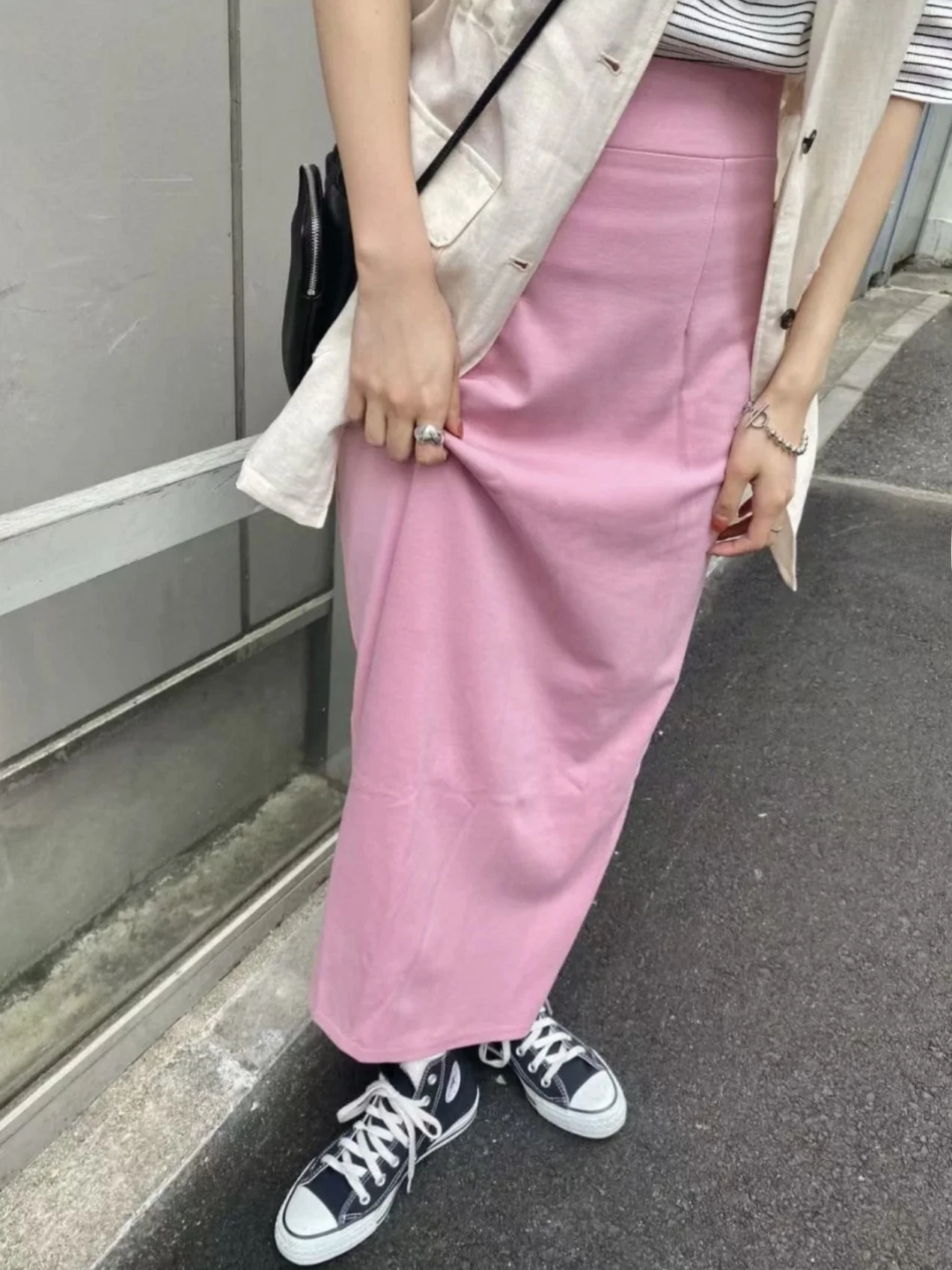 50代に合うシンプルなデザインのロングスカート【落ち感・無地・ジッパー付き】