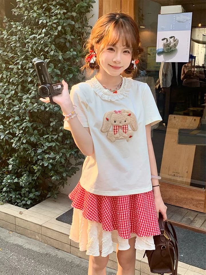 夏用犬刺繍Tシャツ【ショートスリーブ・可愛いデザイン】と赤チェックのスカート（セットアップ対応）