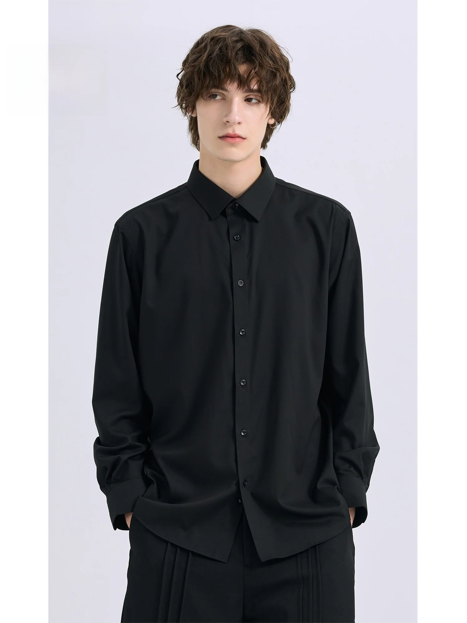 Tシャツ ロンティー 重ね着 どうやって着る？WILD LEADERの長袖カジュアルシャツが解決するリアルな着こなしの悩み