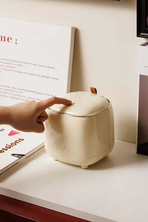 プッシュ式デスクトップゴミ箱【リビング用・軽やかデザイン・家庭・オフィス・車載用】