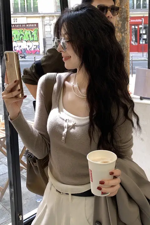 ニットシャツ 女性 秋 Uネック ギャザー デザイン スリム カラーコンビネーション 長袖