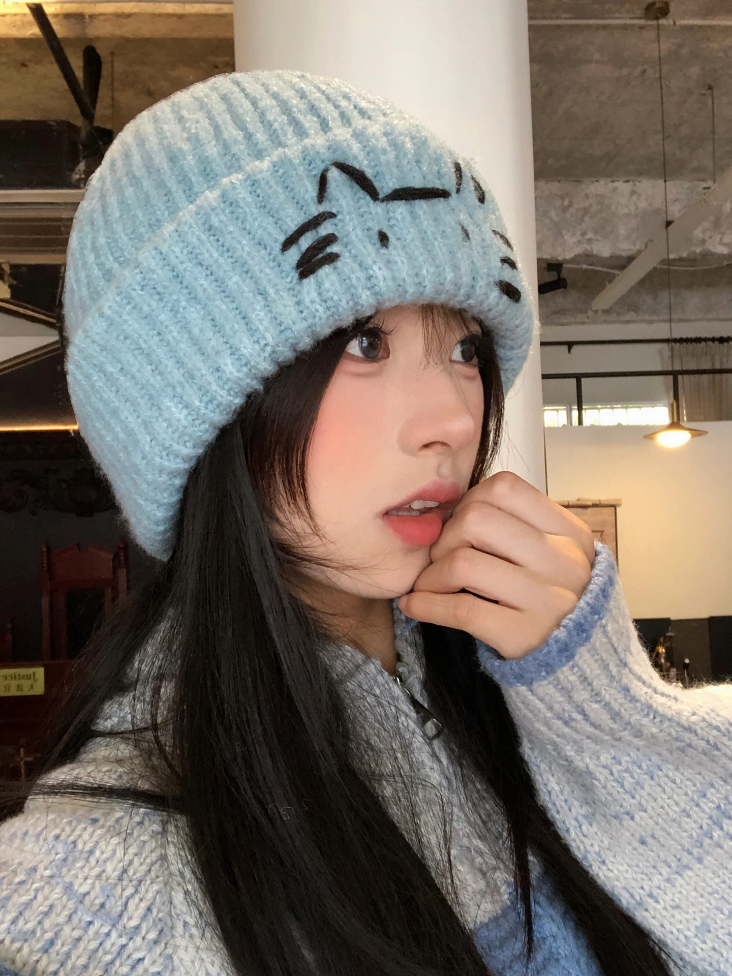 ニット帽を選びすぎて似合わない？可愛い猫の刺繍入りニット帽で解決する方法とは？