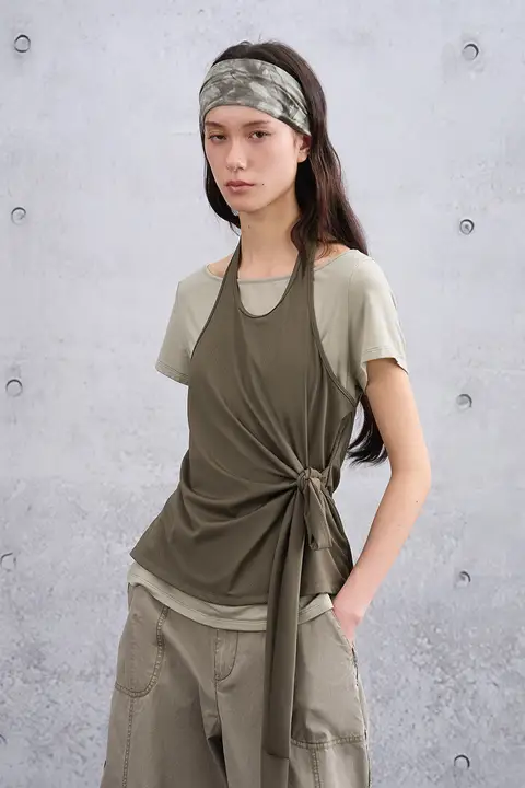 おしゃれで快適！ショート丈ツイストデザインTシャツ【夏用・カジュアル・スポーツ対応】（セットアップ対応）