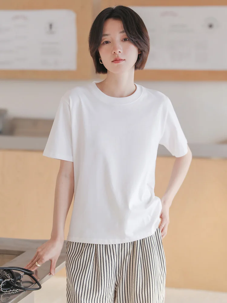 50代に合うラウンドネックTシャツ ホワイト・ブラック・アプリコットなど