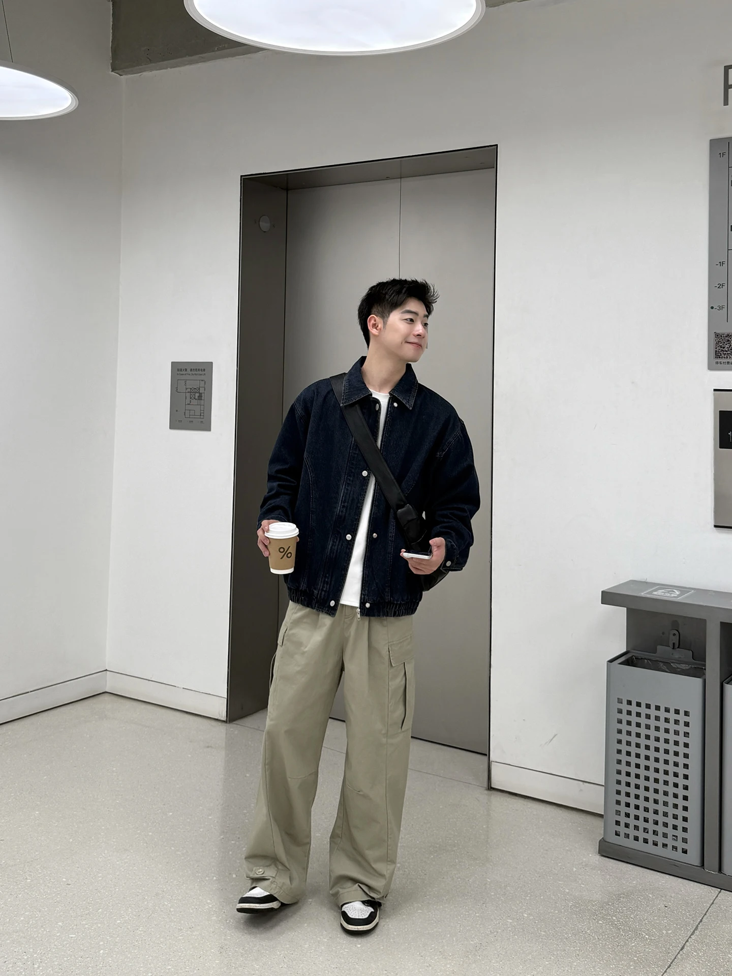 デニムジャケットを着るなら、どんなスタイルが今最もおすすめですか？