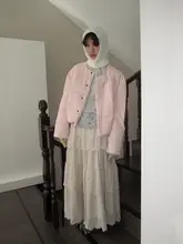 粉色の羽毛コート【デザイン性・流行のスタイル】