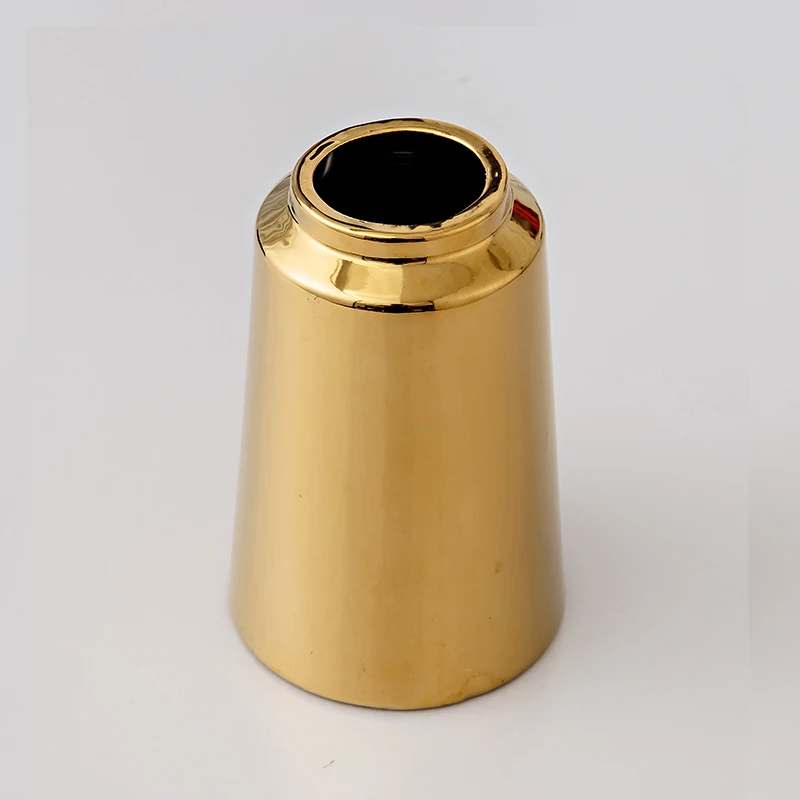 ドライフラワーを飾る花瓶ってどう選ぶ？北欧風のゴールド陶器花瓶が実は最強だった