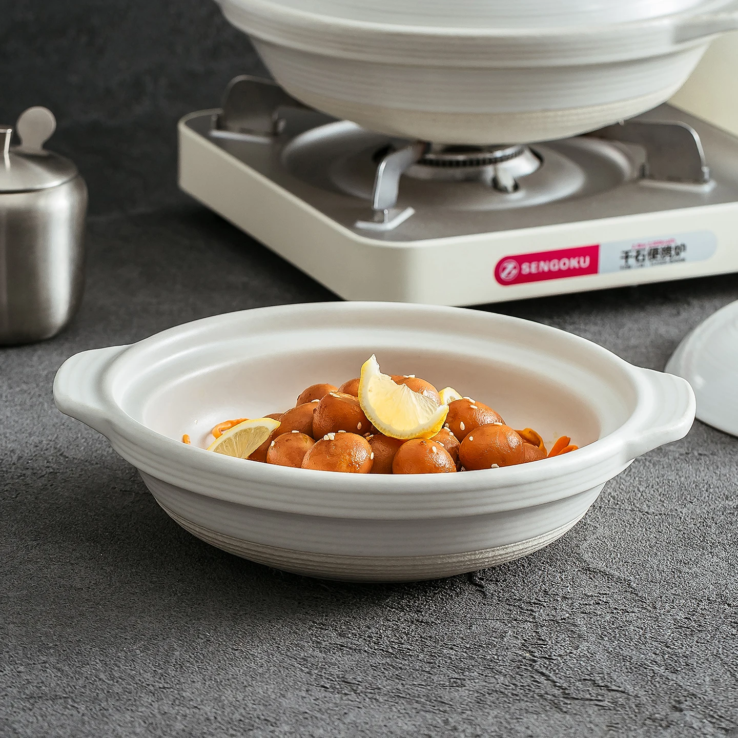 ストウブ鍋で炊飯ができるの？白陶器の浅平型炊飯鍋が解決する本当の理由
