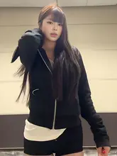 不規則デザインのフード付き黒短丈スウェットジャケット【春秋用・ジッパー仕様】