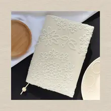 優しいレース刺繍のハンドメイド布製手帳カバー【A5・A6対応】