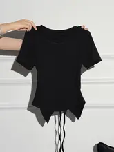 レトロなデザインの赤い丸首短袖Tシャツ【穴あけ不要・女性用・後ろ透かし編み】
